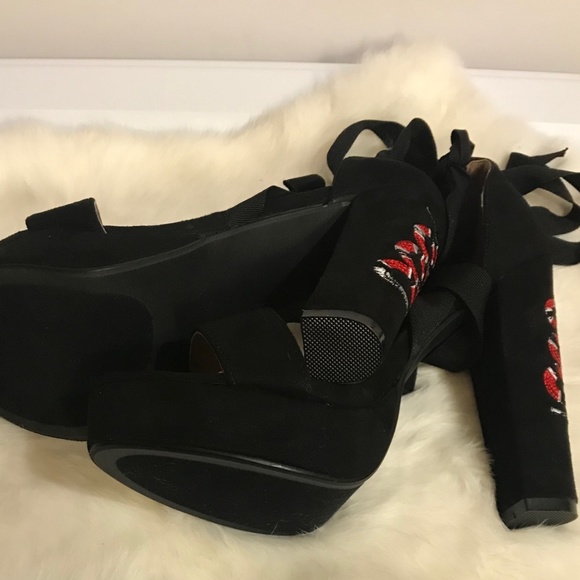 Sexy Snake Lace-up Platform Heels - Picture 3 of 5